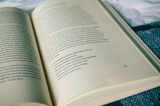 科学小故事30：轻松掌握改变世界的科学发现，让知识变得有趣又实用